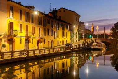 Milan. Canal Naviglio Grande şafak.