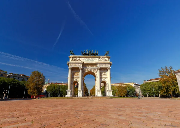 Milan. Triumfbåge. — Stockfoto