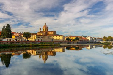 Florence. Arno Nehri boyunca şehir set.