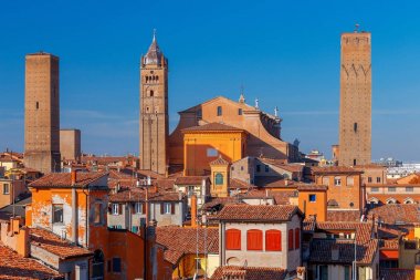 Bologna. Şehrin havadan görünümü.