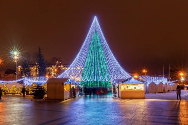 Vilnius. Noel ağacı.