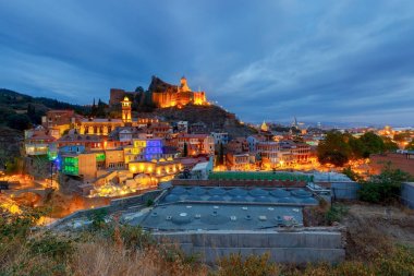 Tbilisi. Narikala Kalesi. Eski şehir.