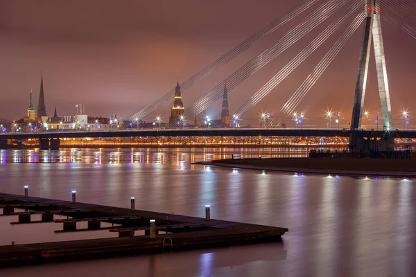 Riga. Kabel-blivet överbrygga. — Stockfoto