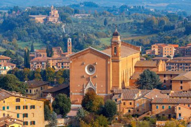 Siena. Şehrin havadan görünümü.