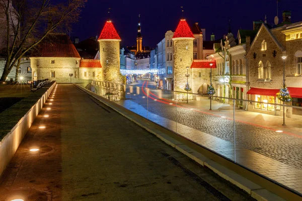 Tallinn. Viru Street di notte . — Foto Stock