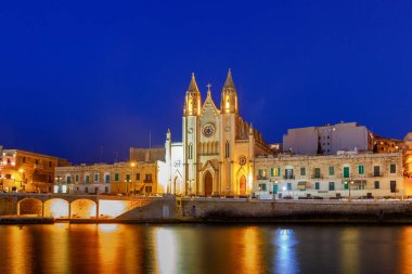 Malta. Our Lady Mount Carmel Church of anda gece.