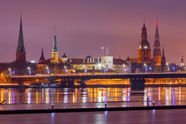 Riga. Görünümü Daugava've şehir set.