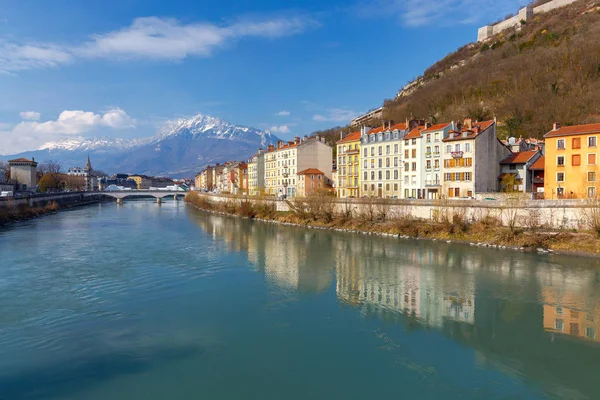 Grenoble. De stadsdijk. — Stockfoto