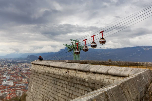 Grenoble. Teleférico . — Fotografia de Stock