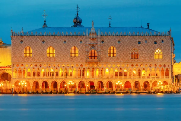 Veneza à noite . — Fotografia de Stock