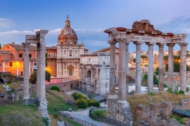 Roma. Gün batımında roman Forum.