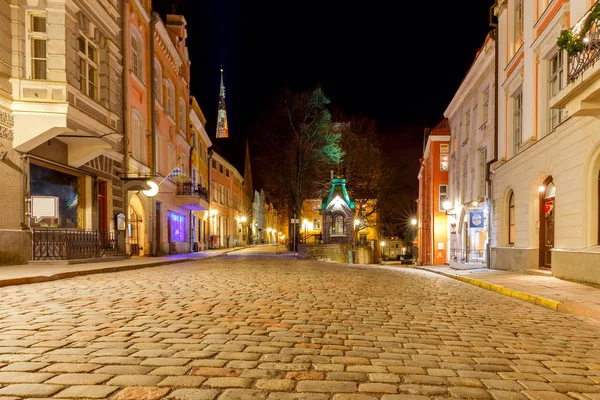 Tallinn. Rua medieval velha . — Fotografia de Stock