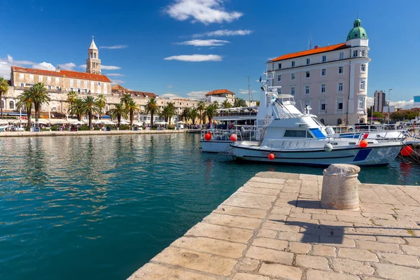 Split. City embankment on a sunny day. — Stock Photo, Image