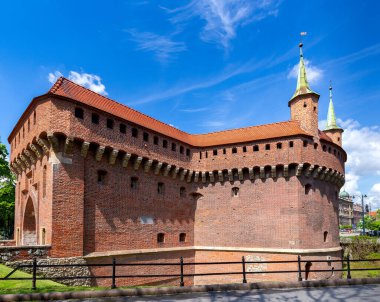 Krakow. Eski ortaçağ Barbican kapısı..