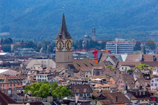 Вид с воздуха на крыши и башни города. Цюрих. Швейцария . — стоковое фото