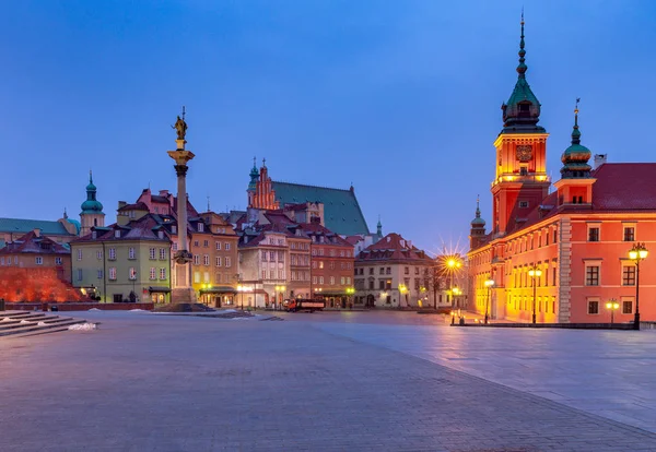 华沙。 黎明时分城堡广场. — 图库照片