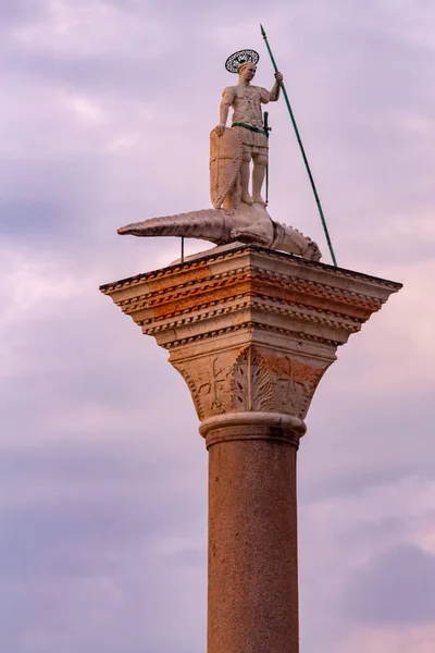 Venecia. Columna de San Teodoro . — Foto de Stock