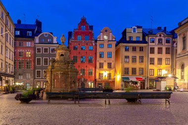 Stockholm. Şafakta kare Sturtoret.