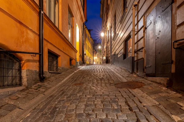 Stockholm. Vieille rue la nuit . — Photo