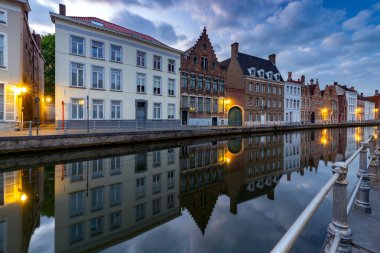 Bruges. Kanal Spiegel Rei.