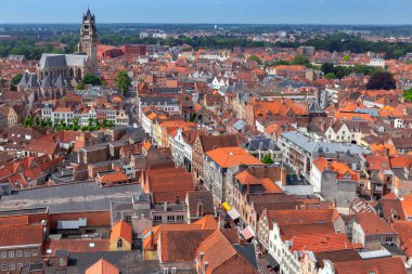 Brugge. Şehrin havadan görünümü.