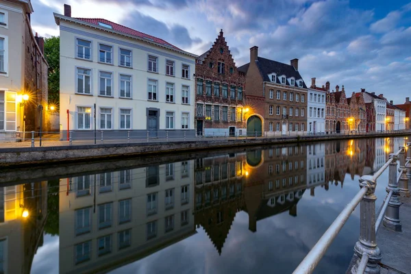 Bruges. Kanal Spiegel Rei. — Stok fotoğraf