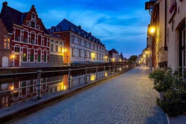 Bruges. Kanal Spiegel Rei. — Stok fotoğraf