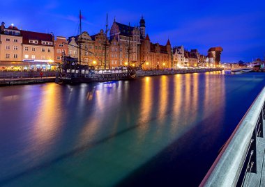 Gdansk. Şehir seti şafakta..