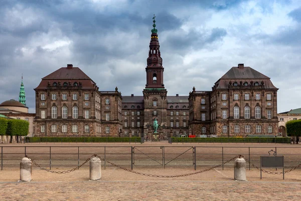 Kopenhag 'da. Parlamento binaları. Christiansborg. — Stok fotoğraf