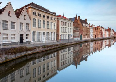 Bruges. Kanal Spiegel Rei.