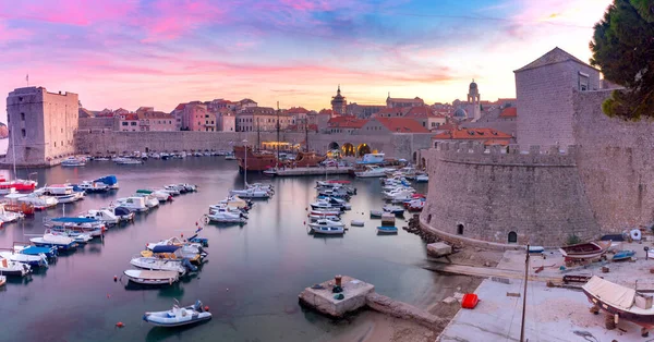 Panoramic aerial view of Dubrovnik at sunset. — Stock Photo, Image
