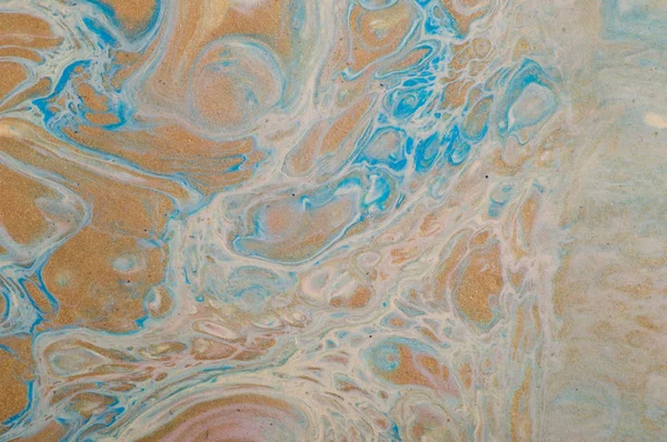 Mramorované mořské abstraktní pozadí. Tekuté akrylové mramorový vzor modré a zlaté — Stock fotografie
