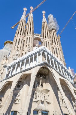 La Sagrada Familia tr Barcelona en ikonik Schüco biridir