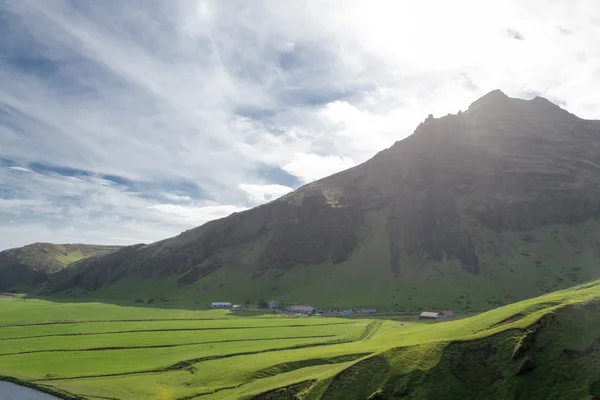 Uma das centenas de wter cai na Islândia — Fotografia de Stock