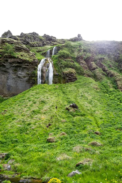 Wodospad Seljalandsfoss na Islandii — Zdjęcie stockowe