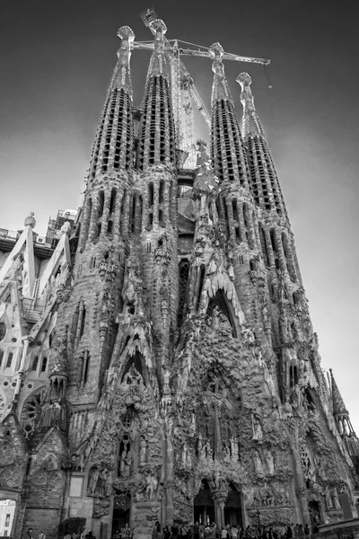 La Sagrada Familia tr Barcelona en ikonik Schüco biridir