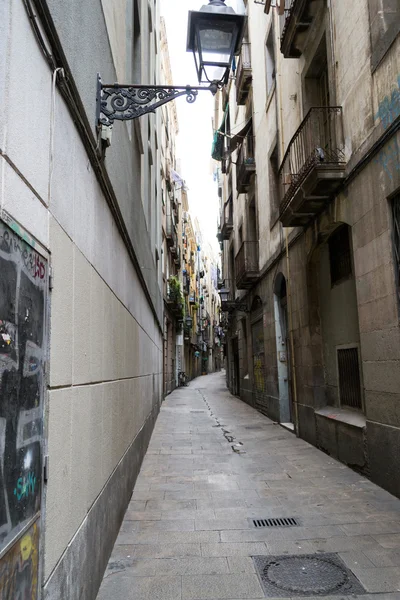 Barselona Gothic kesimlerde dar sokak — Stok fotoğraf