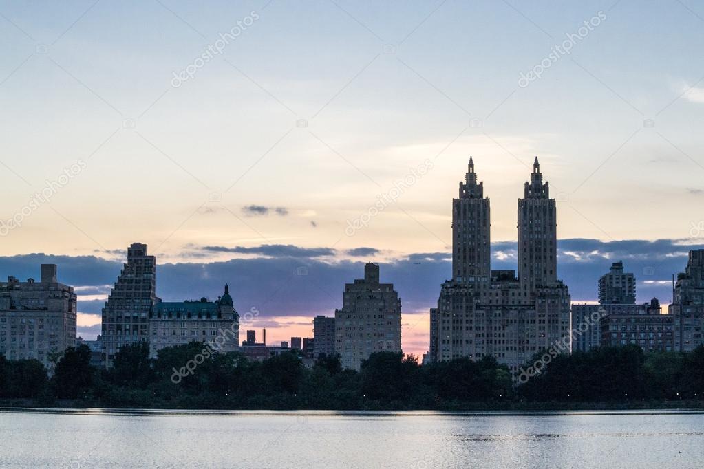Верхний Вест-Сайд с Верхнего Ист-Сайда #128082690 - Ларасток