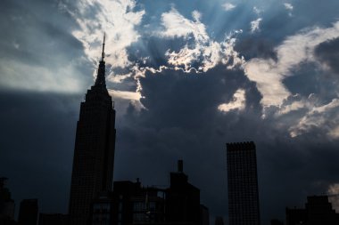 Bulutlar tarafından Empire Stat Binası