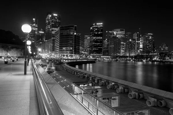 CBD à noite em preto e branco — Fotografia de Stock