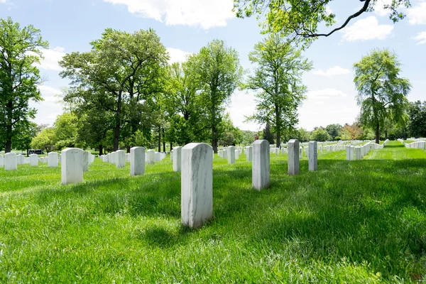 Náhrobní kameny v Arlingtonu národní hřbitov — Stock fotografie