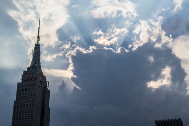 Bulutlar tarafından Empire Stat Binası