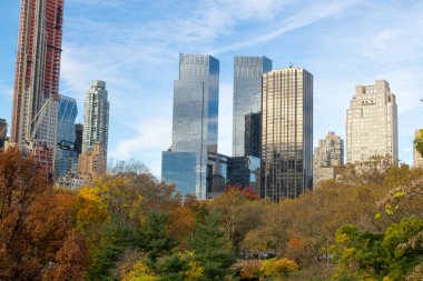 Bir sonbahar sabah Central Park'tan Midtown