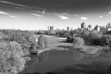 Central Park'ta Belvedere Kalesi resmi hava s içerir