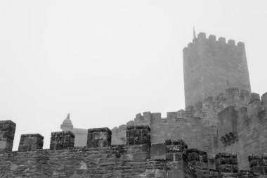 Kale Xavier sisli bir günde (İspanya)