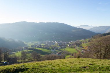 Berastegui karayolu üzerinden