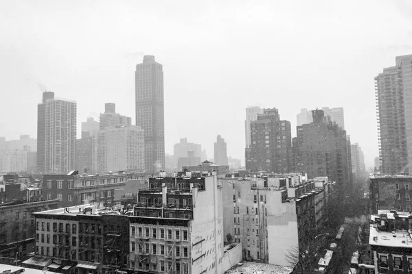 Morning śnieżna z dachu w Nowym Jorku — Zdjęcie stockowe