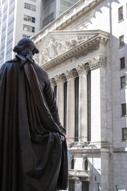 George Washington New York Menkul Kıymetler Borsası Binası gözlemleyerek