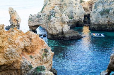 Uçurum ve kaya oluşumları, Ponta da Piedade (Lagos, Portekiz)