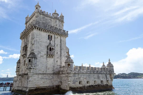 Torre Belem en la orilla del río Targus (Belem, Portugal ) — Foto de Stock